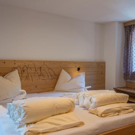 Planerhof Apartment Alpenrose Funes  Buitenkant foto